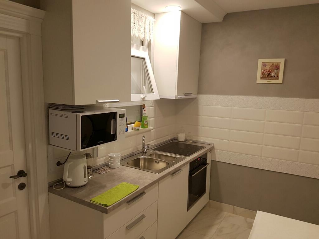 Comfort Apartment On Bogdanivska Street 7B Kyiv Exterior photo