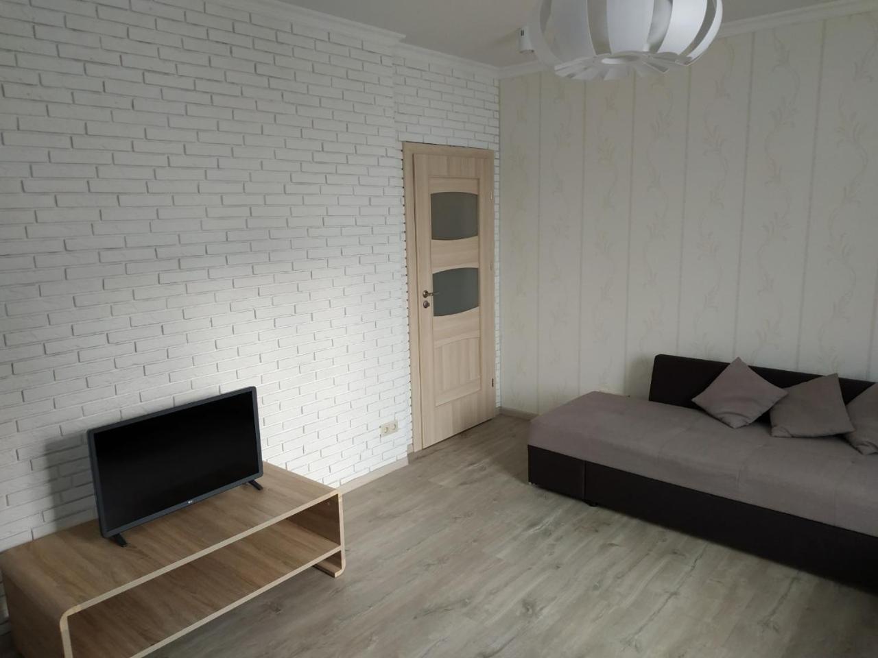 Comfort Apartment On Bogdanivska Street 7B Kyiv Exterior photo