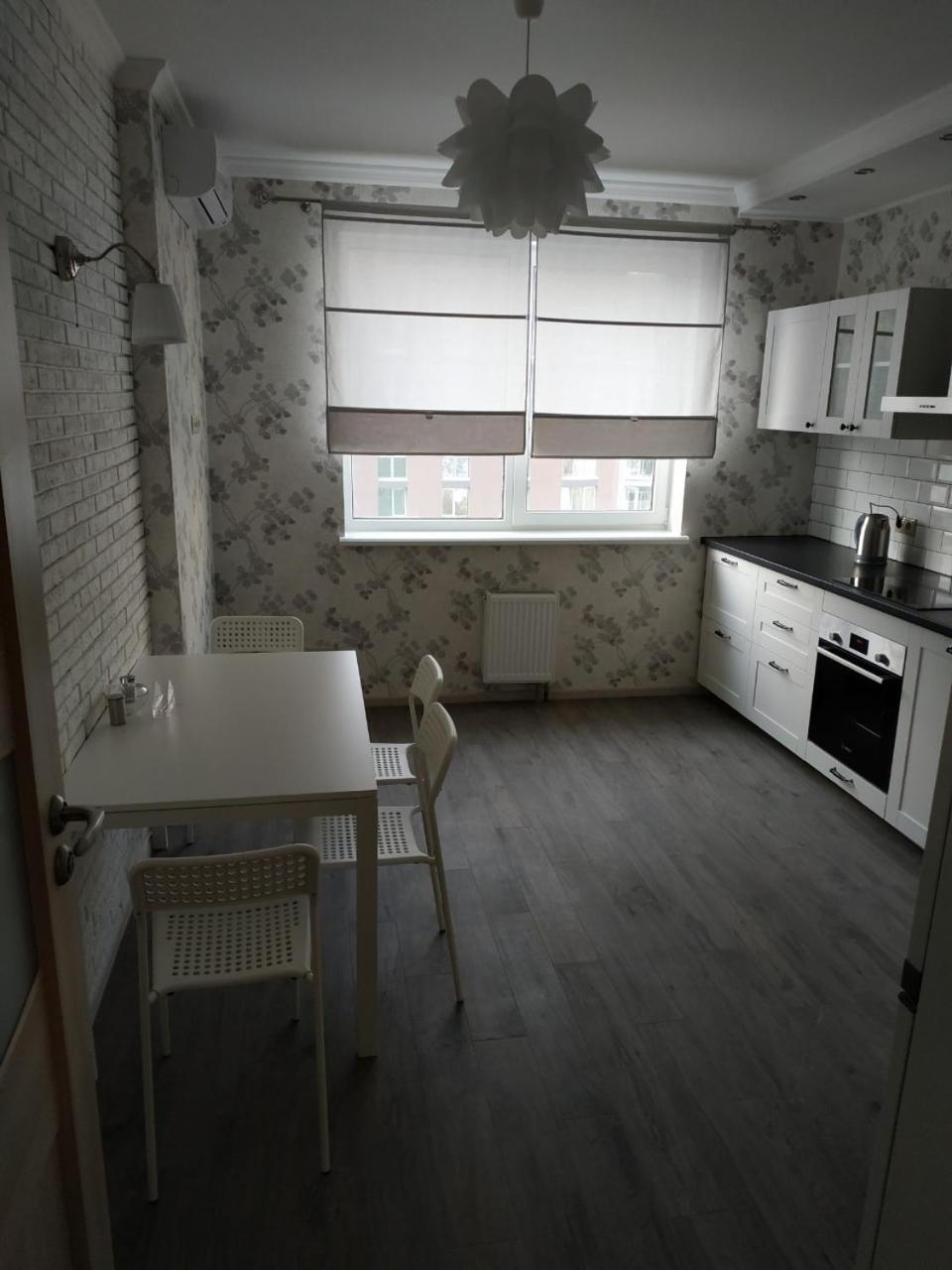 Comfort Apartment On Bogdanivska Street 7B Kyiv Exterior photo