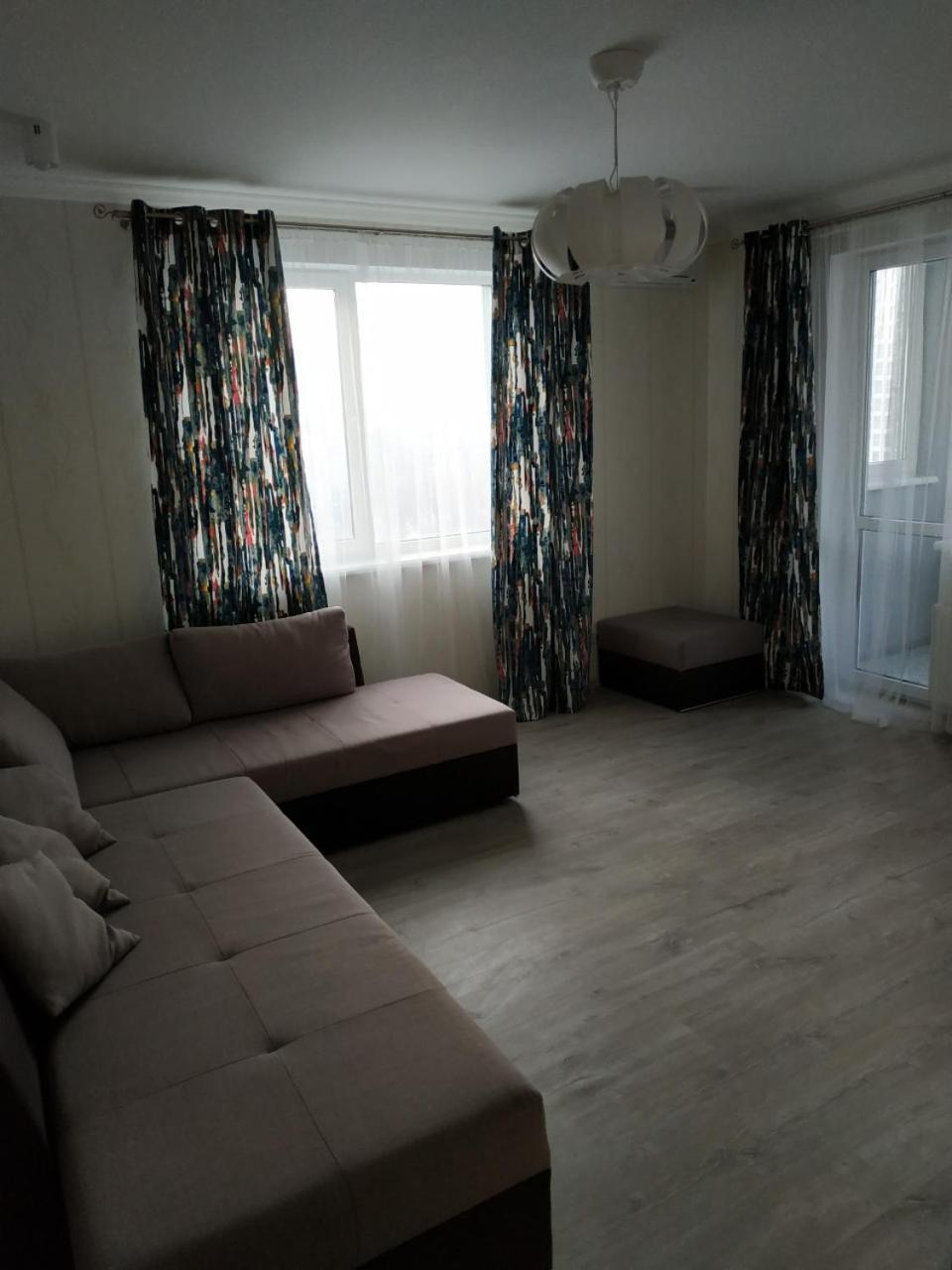 Comfort Apartment On Bogdanivska Street 7B Kyiv Exterior photo